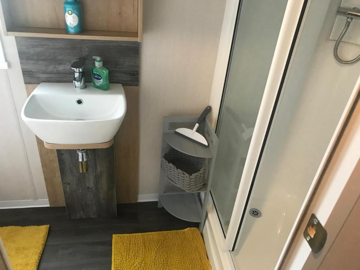 Flamingo Land Private Caravan - No 8 Cedarwood Hotel Kirby Misperton Екстериор снимка