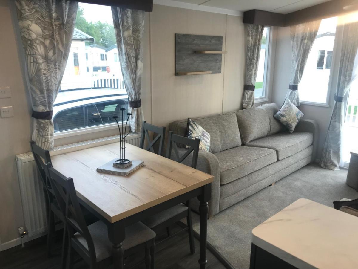 Flamingo Land Private Caravan - No 8 Cedarwood Hotel Kirby Misperton Екстериор снимка