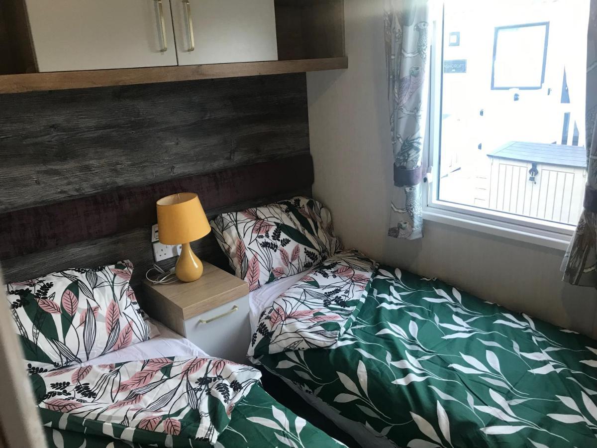 Flamingo Land Private Caravan - No 8 Cedarwood Hotel Kirby Misperton Екстериор снимка